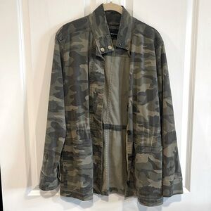Lucky Brand camo lightweight jacket.